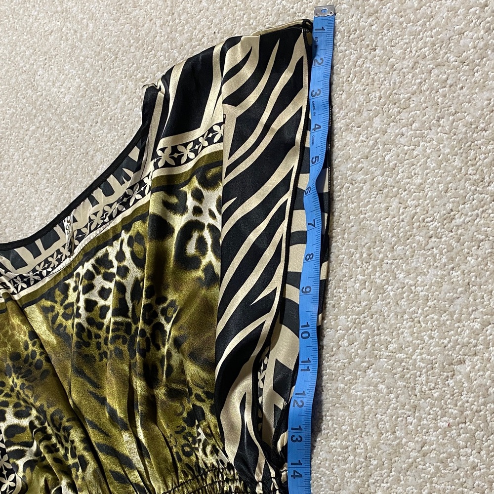 Chic Animal Print Blouse with Zebra Accents - Picture 14 of 16